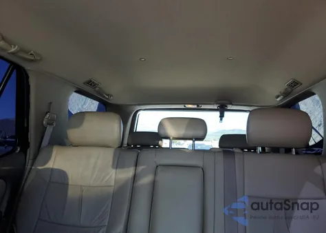 2002 Toyota Sequoia Limited z USA, uszkodzony, nr VIN 5TDZT38AX2S103908